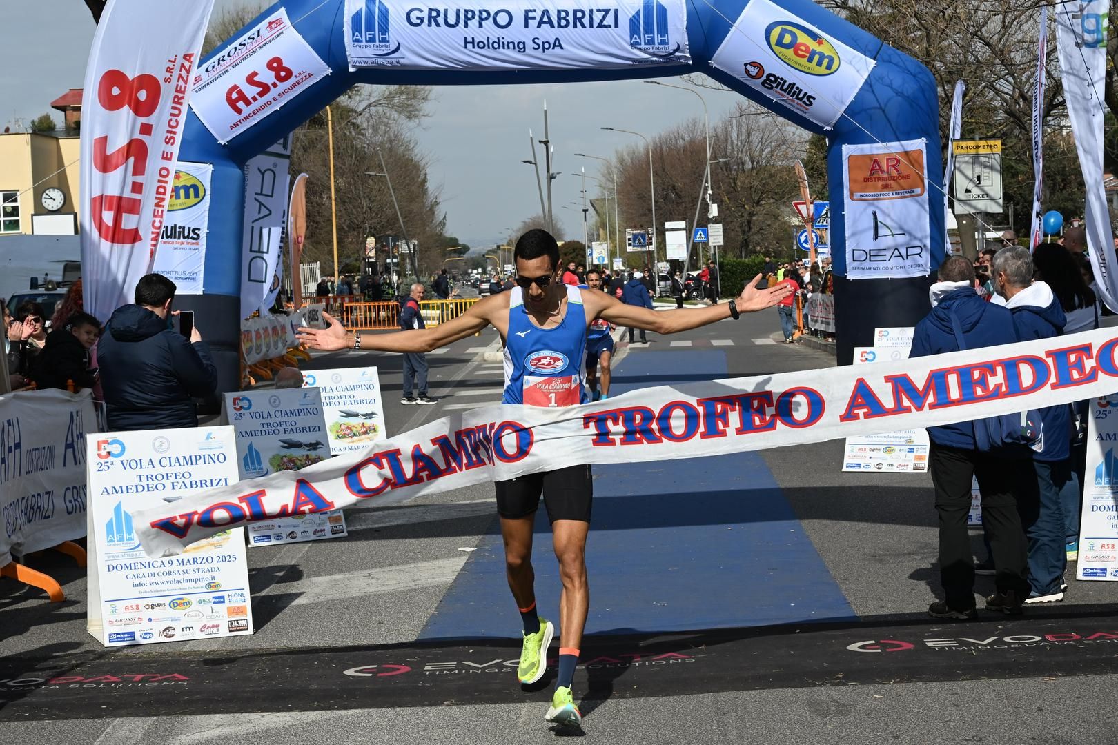 arrivo vincitore uomini